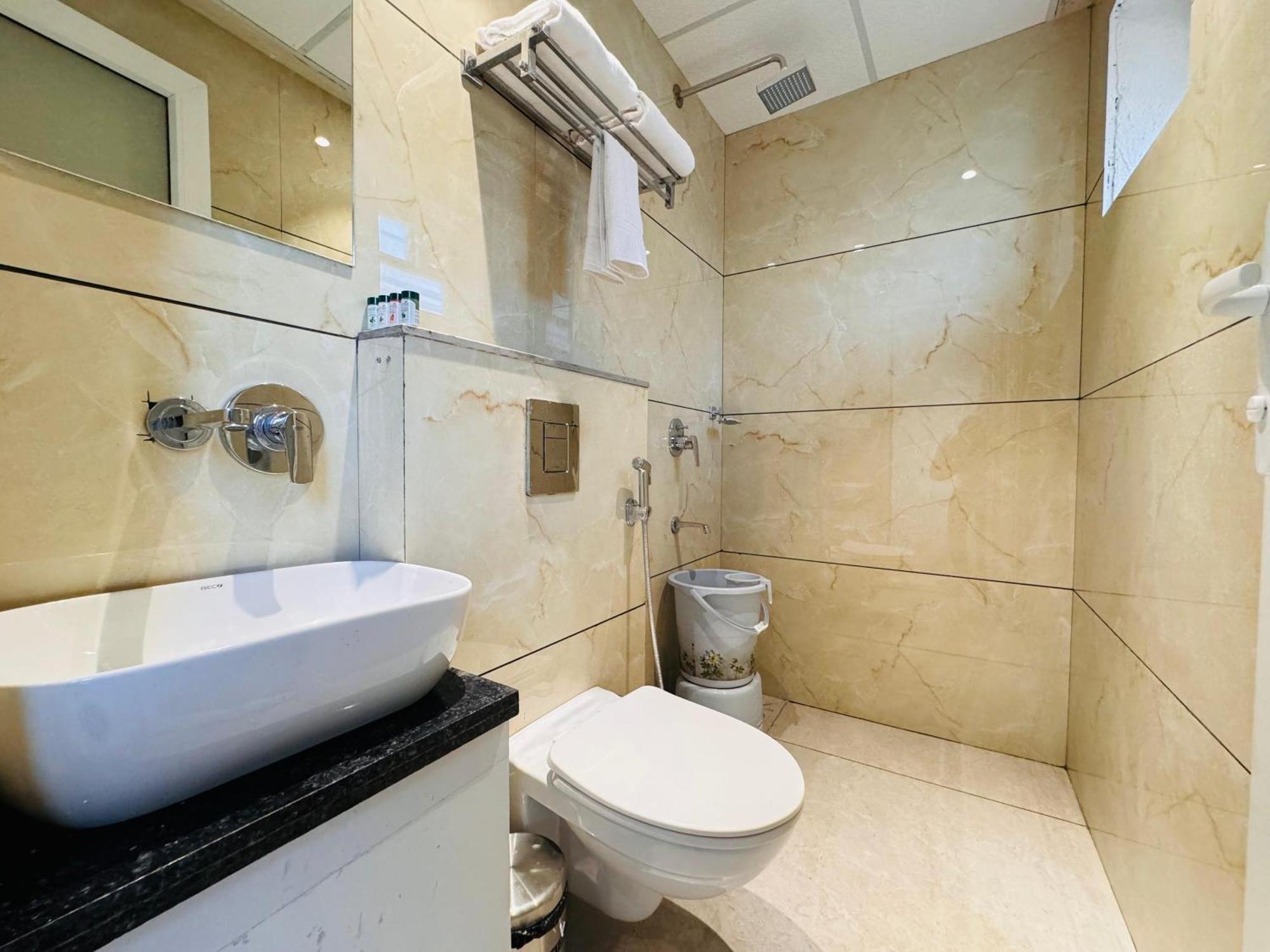 Hotel Rudhav Palace Ujjain Ngoại thất bức ảnh