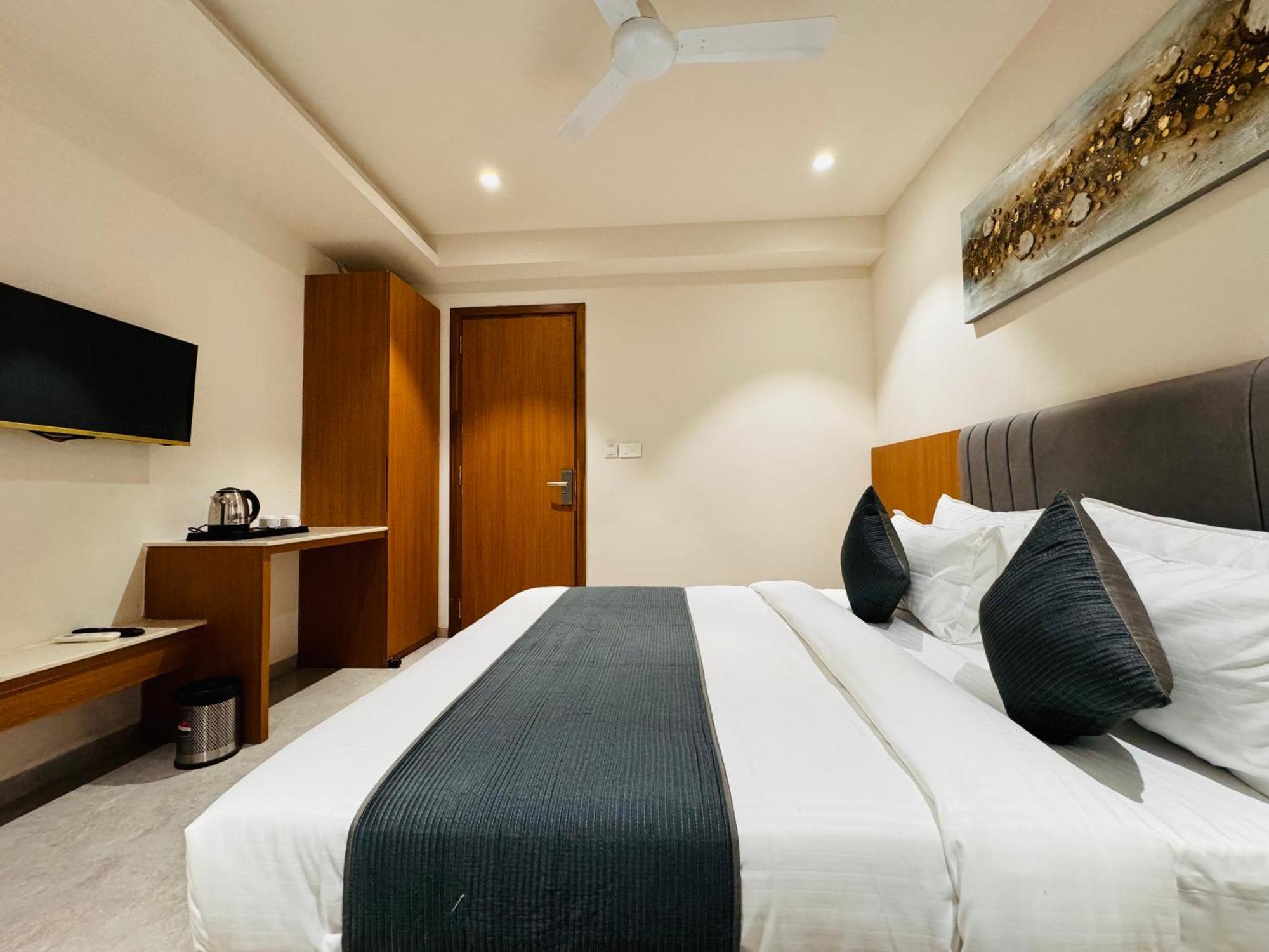 Hotel Rudhav Palace Ujjain Ngoại thất bức ảnh