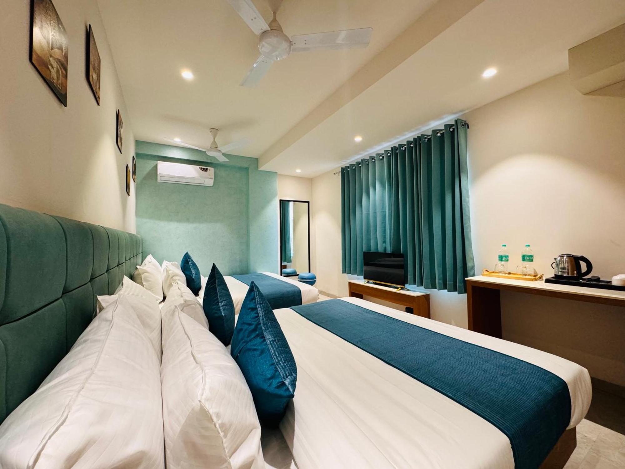 Hotel Rudhav Palace Ujjain Ngoại thất bức ảnh
