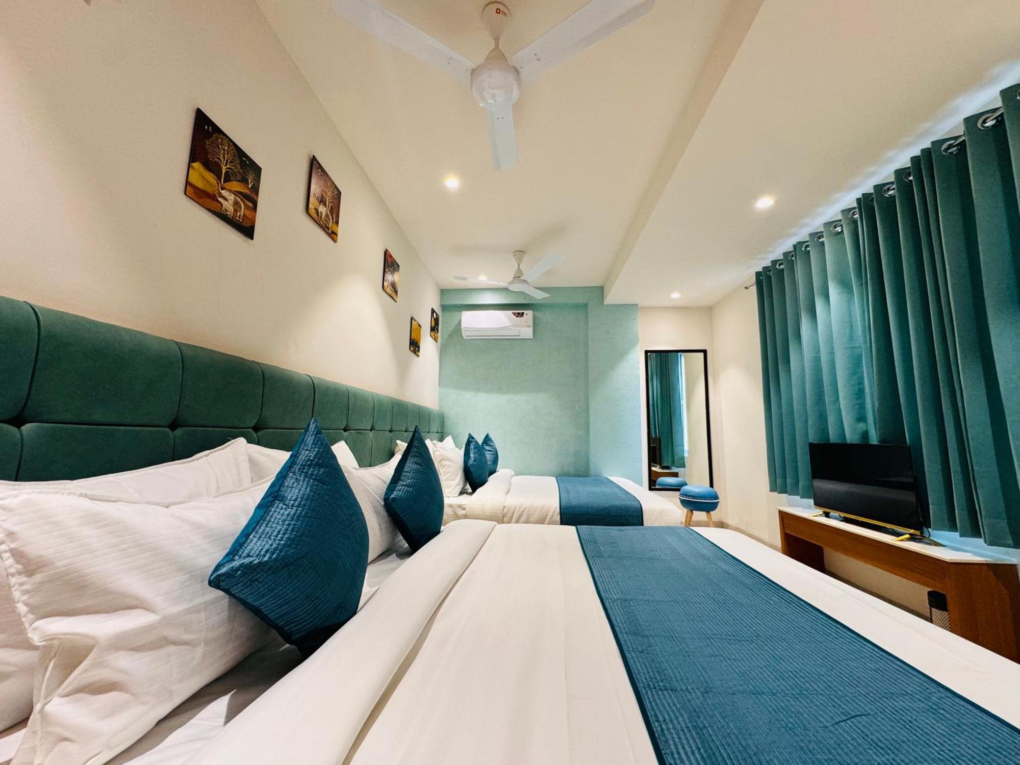 Hotel Rudhav Palace Ujjain Ngoại thất bức ảnh