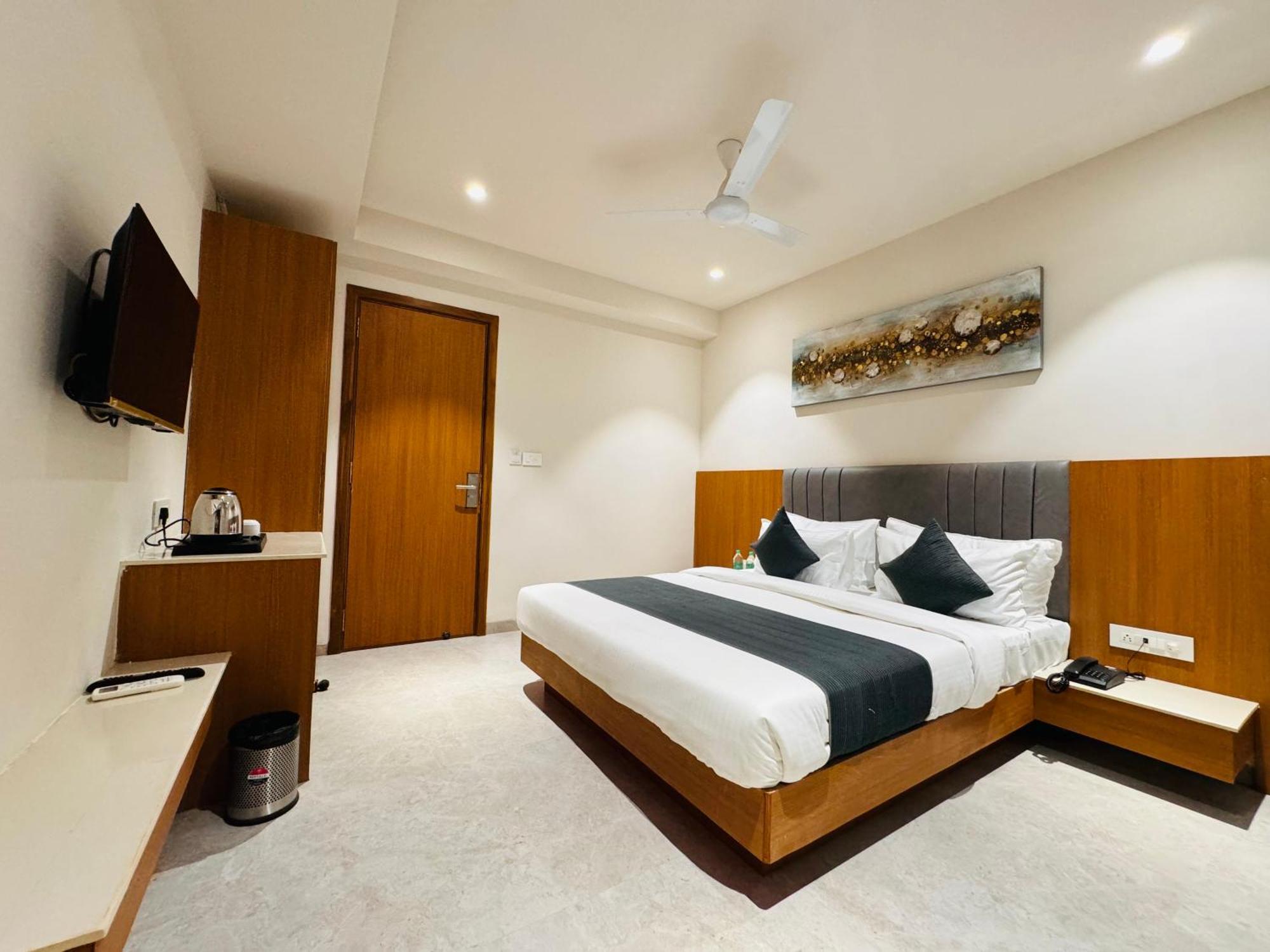 Hotel Rudhav Palace Ujjain Ngoại thất bức ảnh